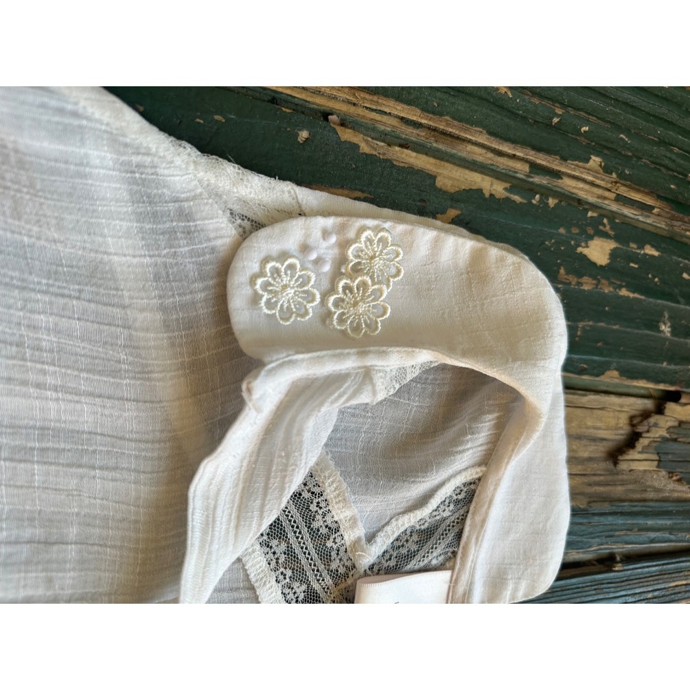 Lauren Conrad White Lace Inset Embroidered Peter Pan Collar Sleeveless Blouse XS - Picture 3 of 7
